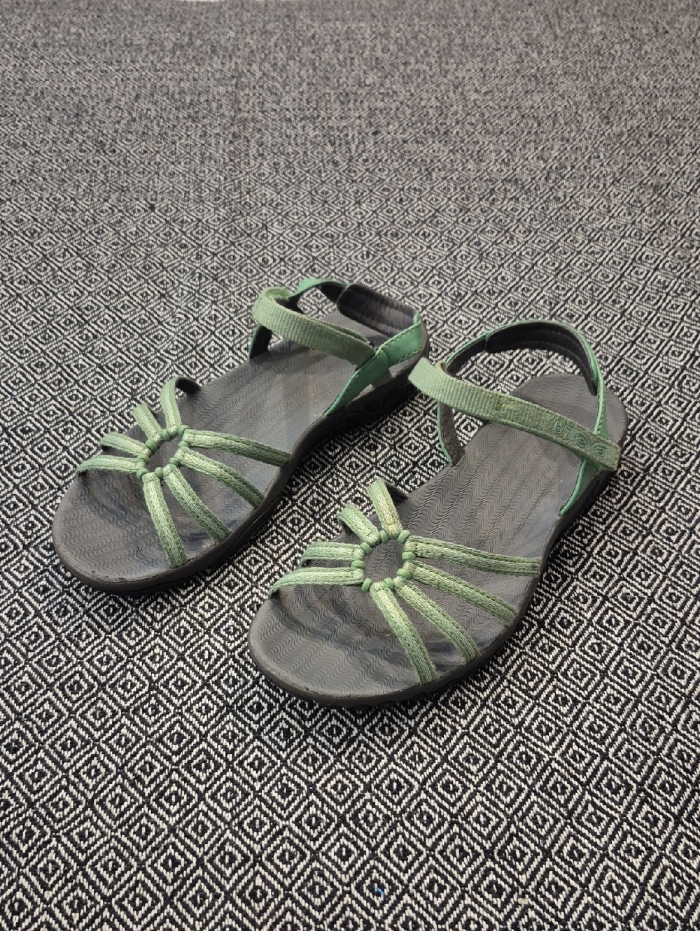 Teva Kayenta Women's Light Green  Strappy Open Toe Sandals size 7